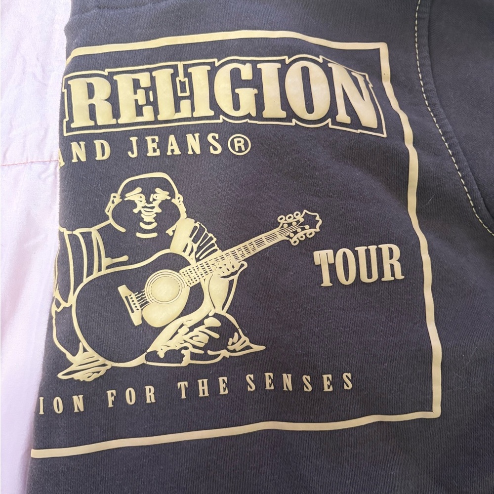 True Religion Men’s Navy Tee with Cream Graphic Logo